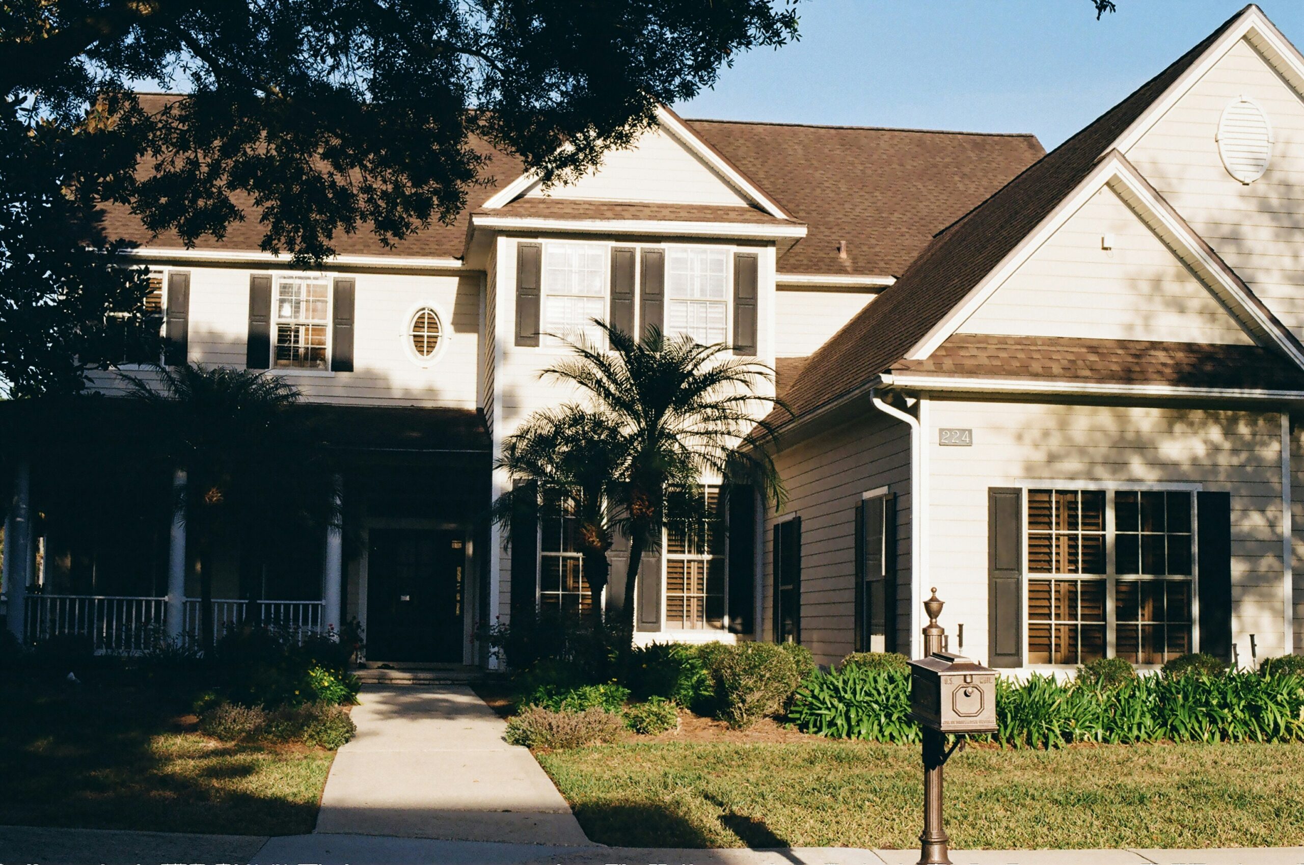 HOME christian mcmenamy 3gxwurwt1u4 unsplash