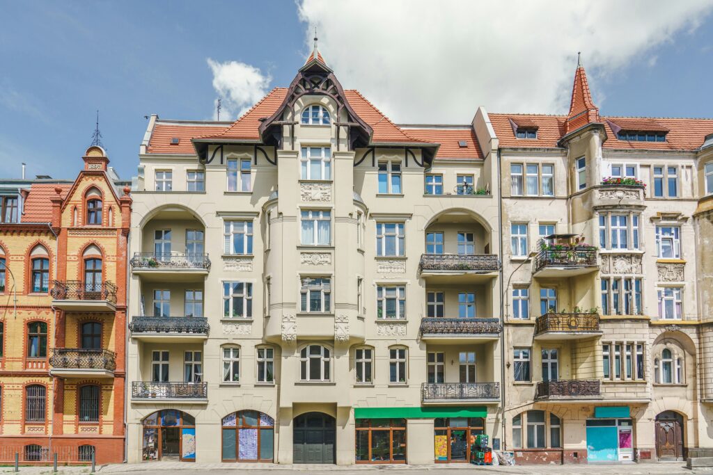 jakub zerdzicki tueapwavm1e unsplash